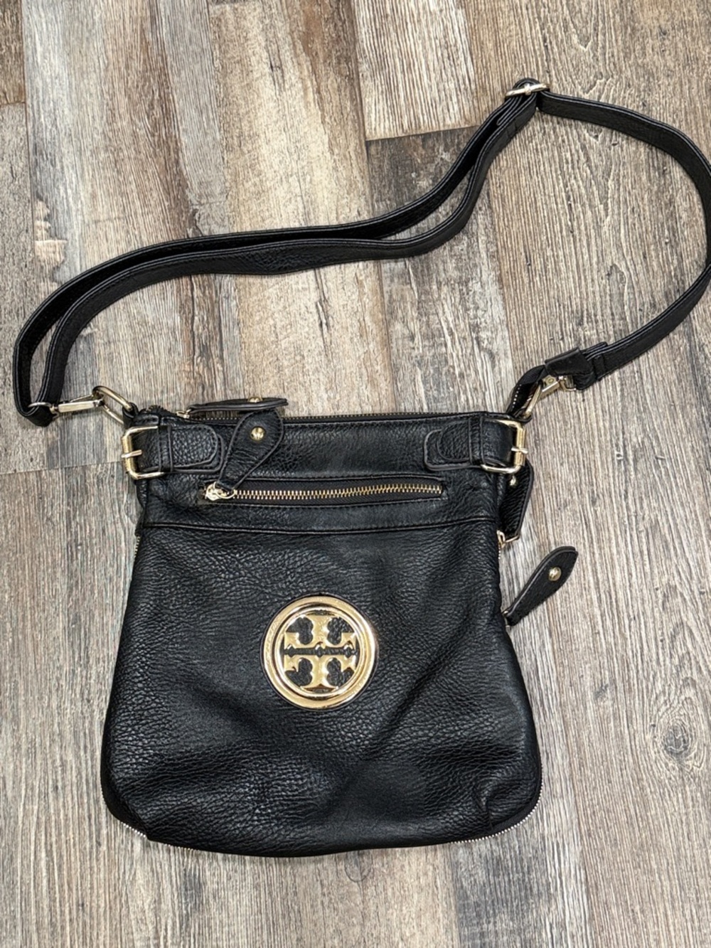 Tory Burch Black Pebbled Leather Crossbody Gold Logo - Picture 1 of 13